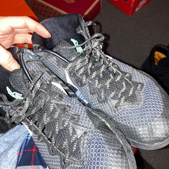 Kyries for $25 size 11 - Picture 3 of 3